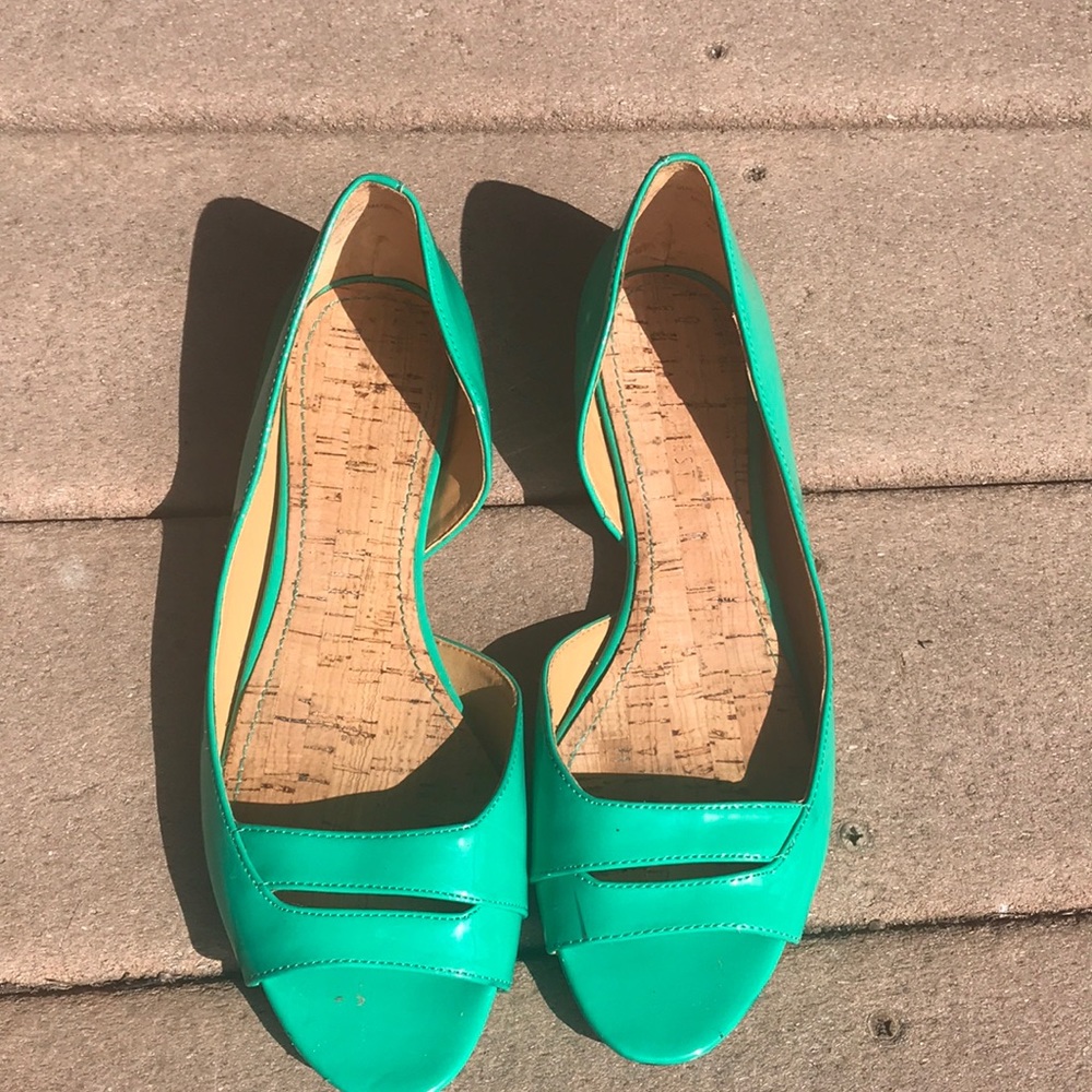 Cute pop of color Flats